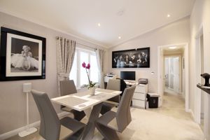 Lounge/Diner- click for photo gallery